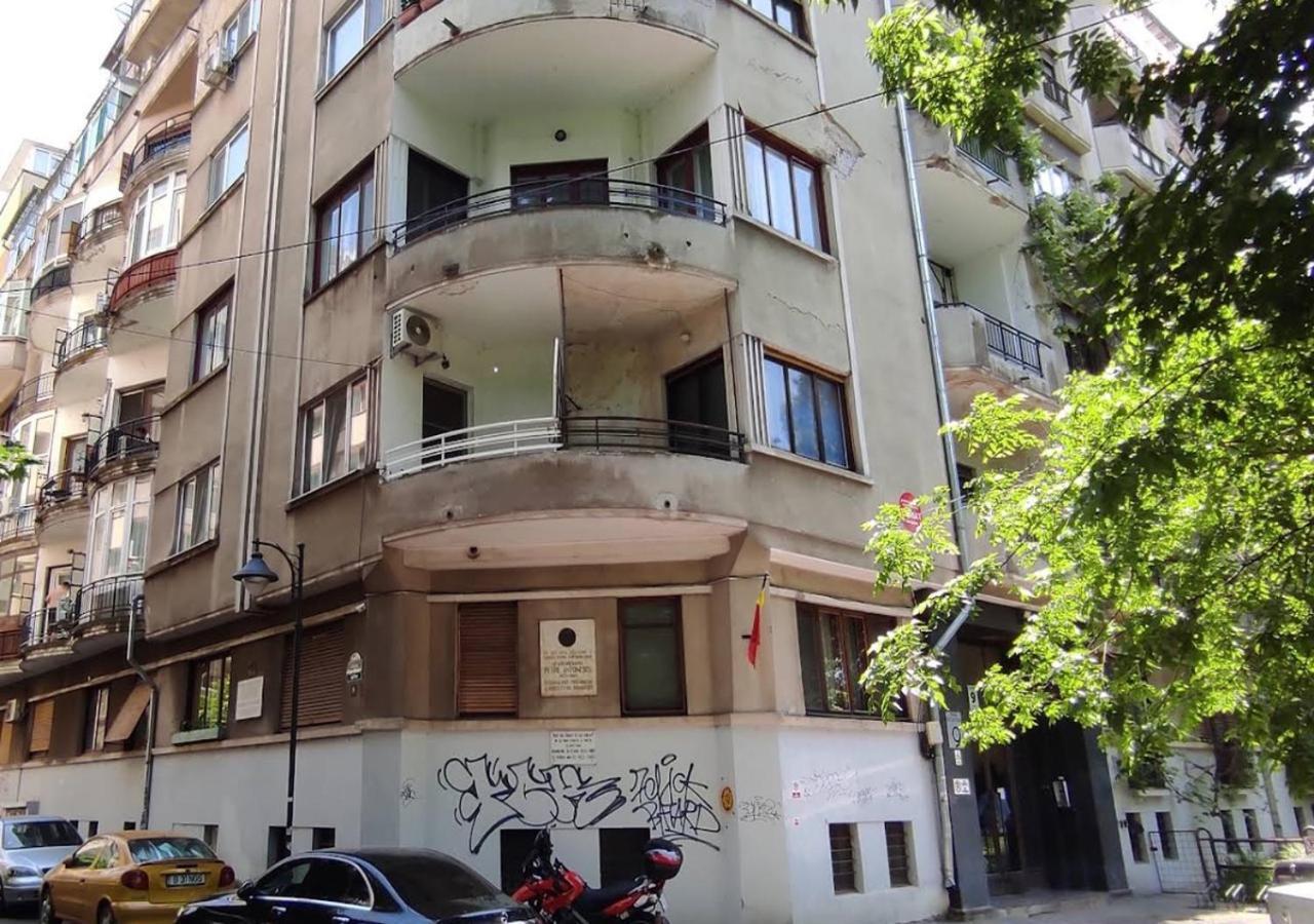 Spacious City View Apartment With Balcony Bukarest Exteriör bild